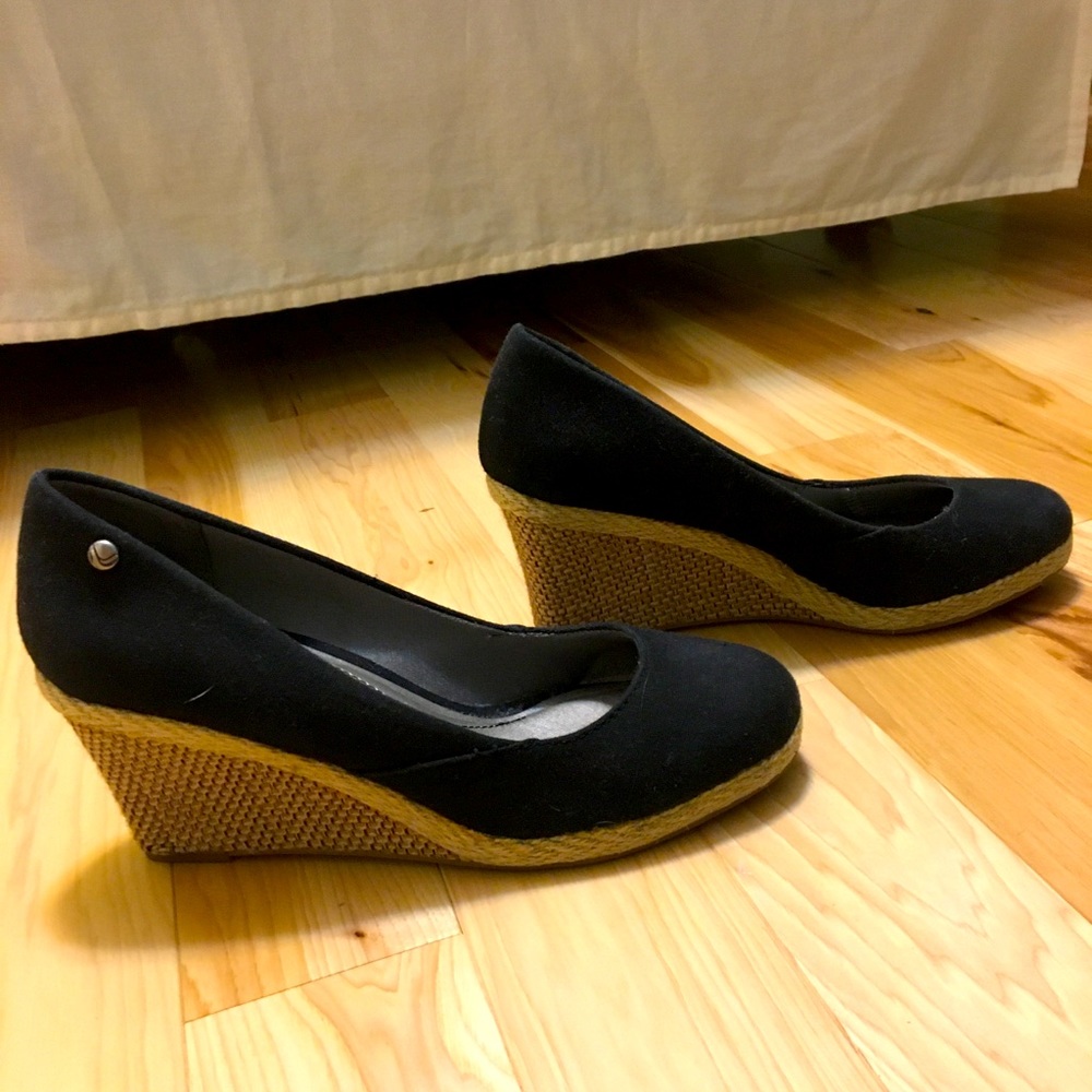 Navy blue heels